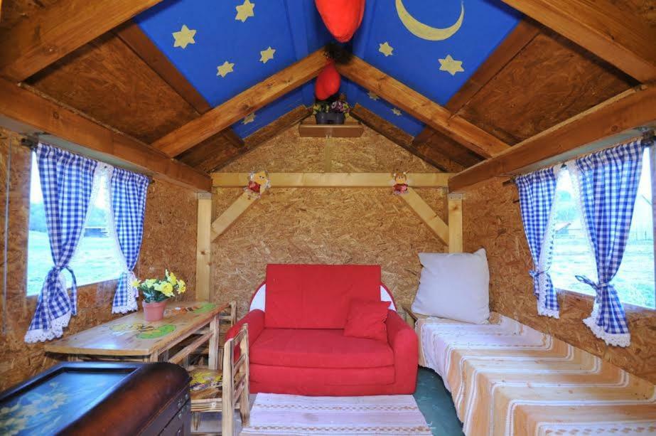 Penzion Pod Troma Korunami Červený Kláštor Exteriör bild